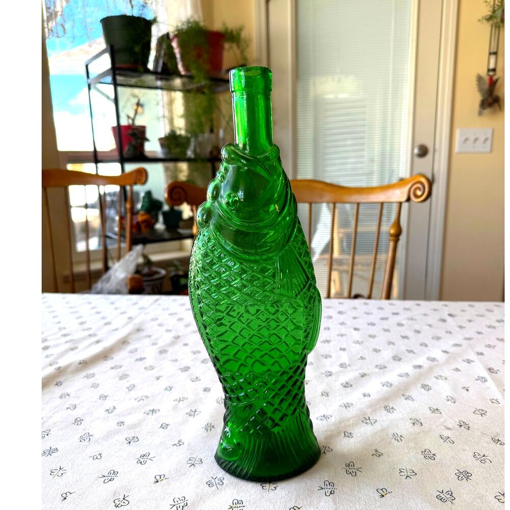 vintage Italian dark green glass fish-shaped wine bottle decanter 70s "Cevin" - Picture 3 of 7